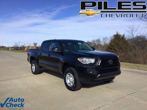 Used 2023 Toyota Tacoma SR image 1