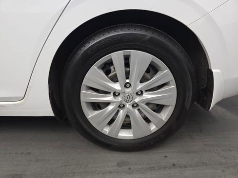 Used 2024 Nissan Sentra S FWD image 17