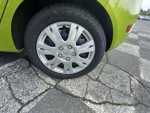 Used 2013 Ford Fiesta SE image 8