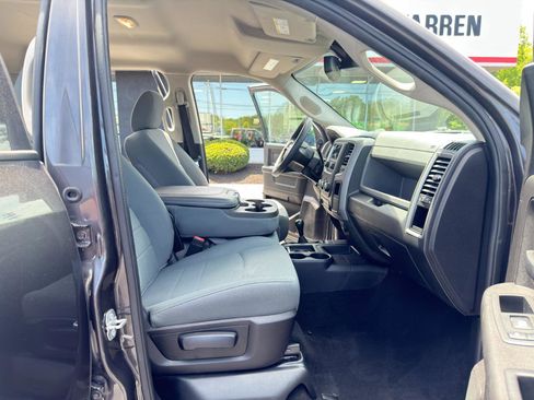 Used 2018 RAM 2500 Tradesman w/ Chrome Appearance Group AWD/4WD image 32