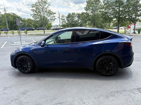 Used 2022 Tesla Model Y Long Range AWD/4WD image 5