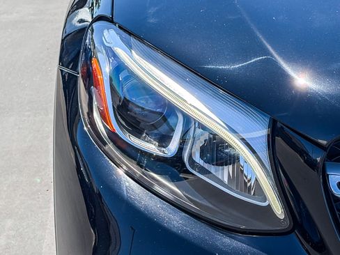 Used 2019 Mercedes-Benz GLC 300 image 7