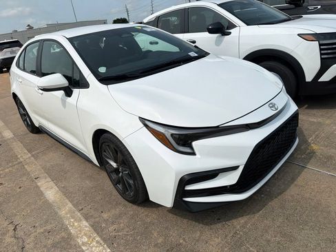 Used 2025 Toyota Corolla SE FWD image 6