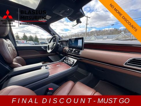 Used 2022 Lincoln Navigator Reserve image 18