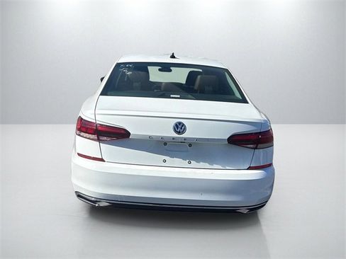 Used 2020 Volkswagen Passat 2.0T SE image 6