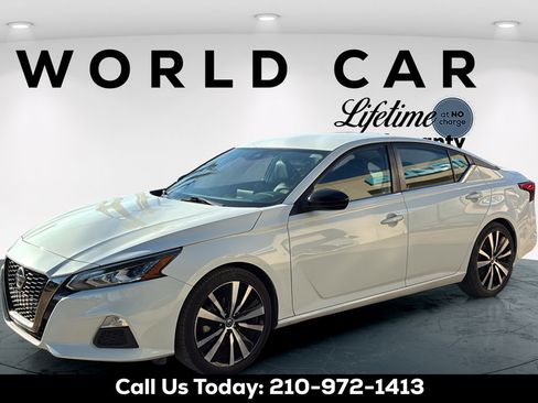 Used 2022 Nissan Altima 2.5 SR FWD image 12