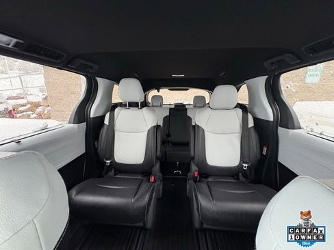 Certified 2025 Toyota Sienna XSE image 2