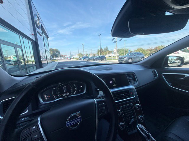 Used 2016 Volvo V60 T5 Cross Country Platinum AWD/4WD image 23