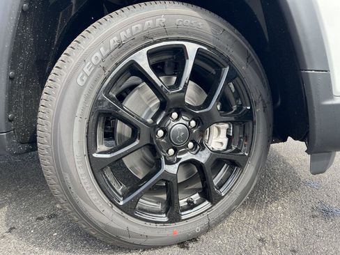 New 2026 Jeep Compass Latitude image 2