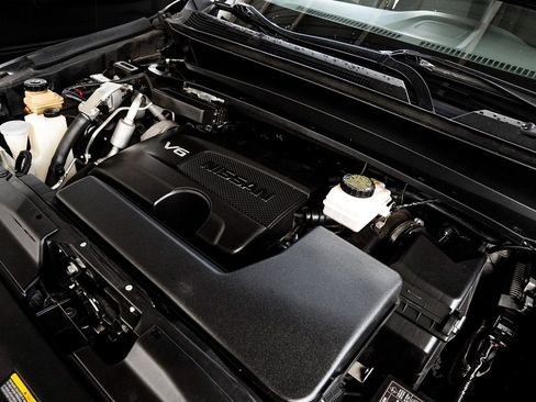 Used 2019 Nissan Pathfinder SV image 28