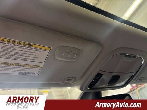 Used 2019 Jeep Cherokee Limited image 25