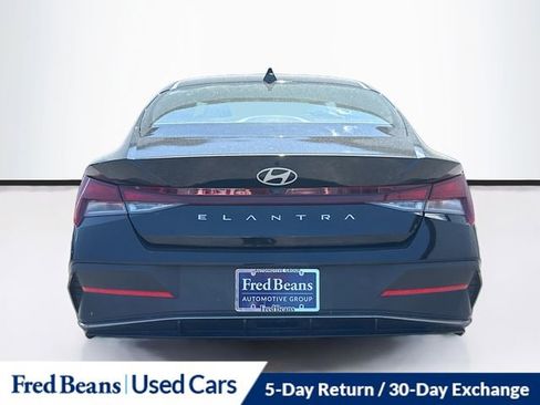 Used 2024 Hyundai Elantra SEL FWD image 7