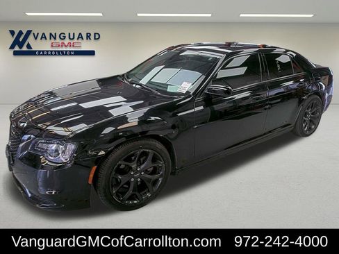 Used 2022 Chrysler 300 Touring w/ Sport Appearance Package RWD image 1