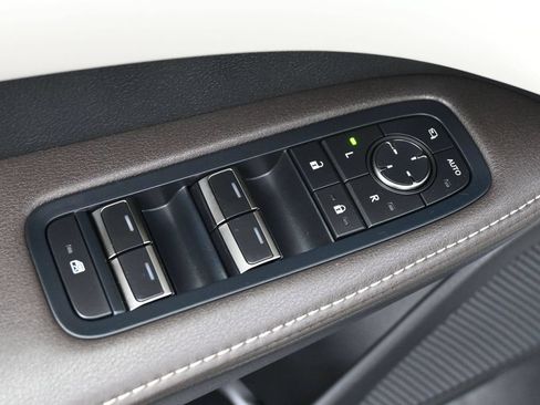 Used 2023 Lexus RX 350 Premium w/ Accessory Package AWD/4WD image 4