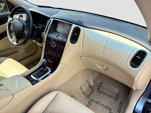 Used 2017 INFINITI QX50 AWD w/ Premium Plus Package image 30