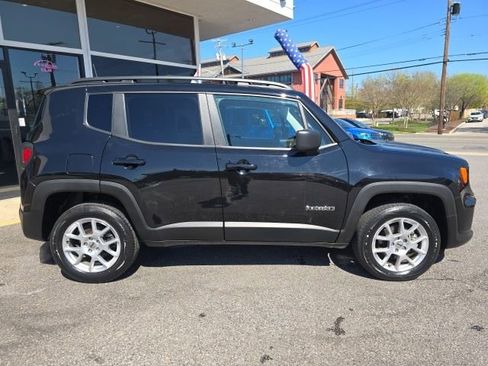 Used 2023 Jeep Renegade Latitude w/ Premium Group AWD/4WD image 38