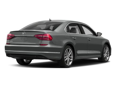 Used 2017 Volkswagen Passat 1.8T R-Line FWD image 2