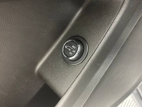 Used 2018 Chevrolet Traverse LT FWD image 22