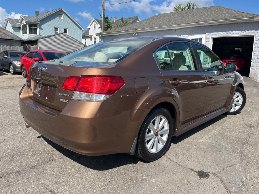 Used 2011 Subaru Legacy 2.5i Premium AWD/4WD image 5