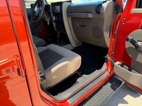 Used 2009 Jeep Wrangler Unlimited X AWD/4WD image 23