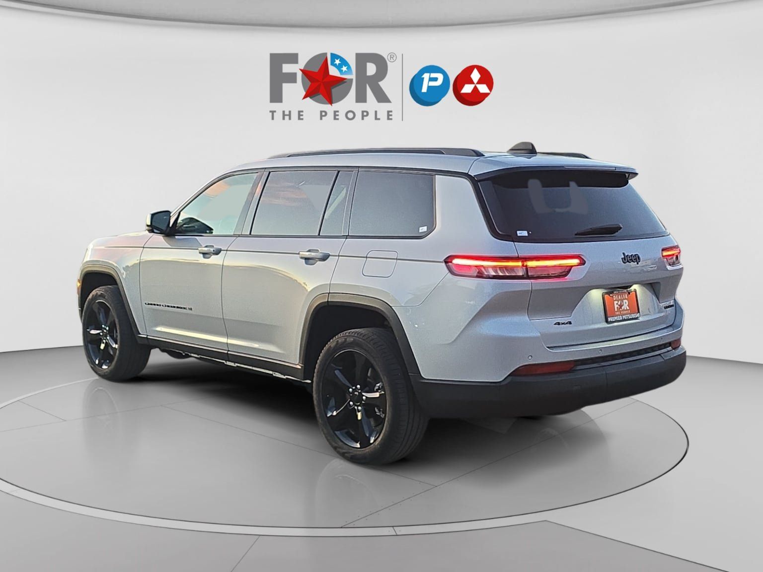 Used 2023 Jeep Grand Cherokee L Limited w/ Black Appearance Package AWD/4WD image 3