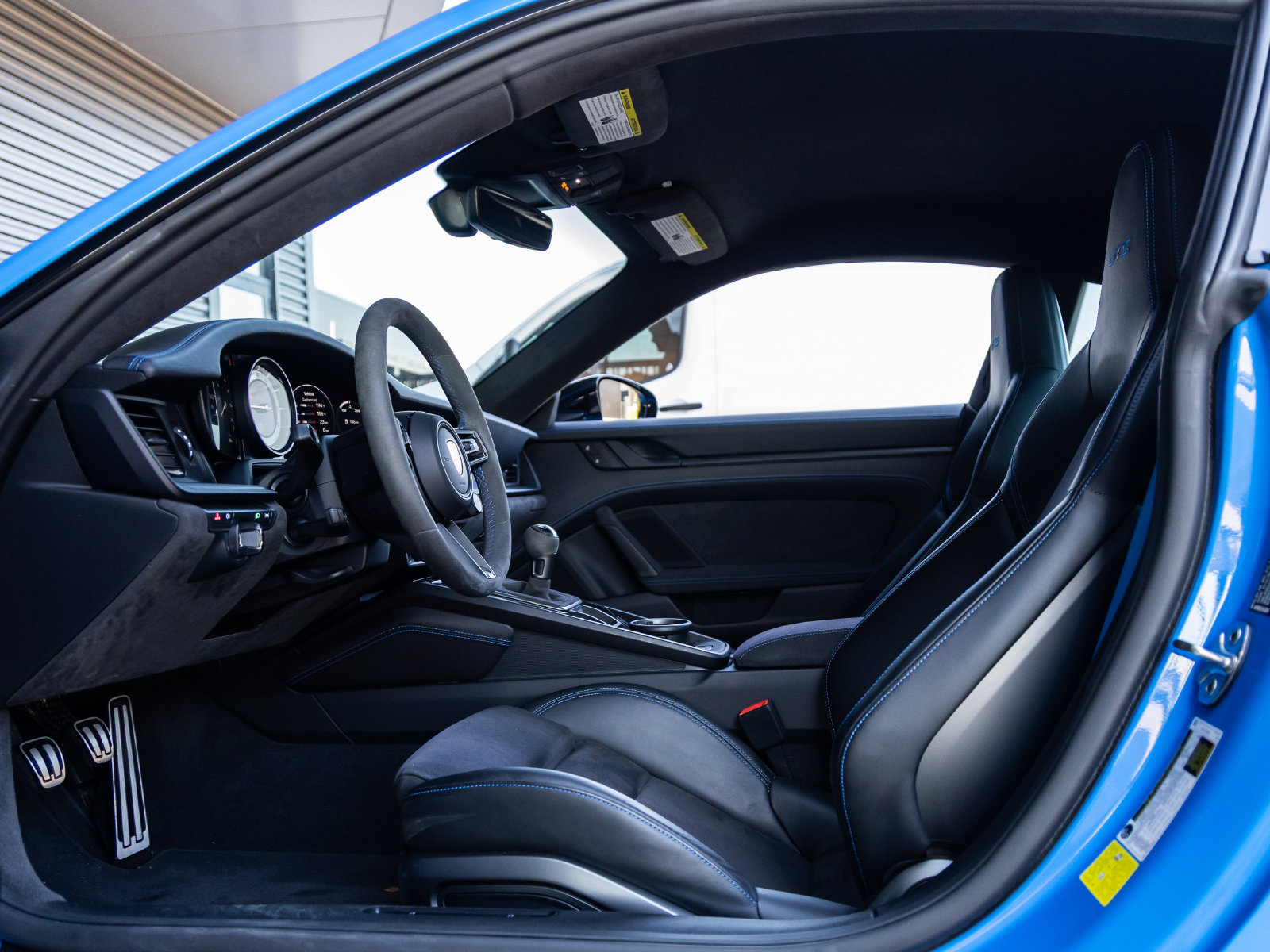 Certified 2023 Porsche 911 Carrera GTS RWD image 30