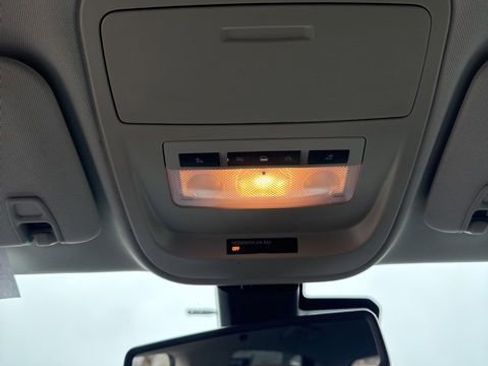 Used 2021 Chevrolet Colorado LT w/ Safety Package image 22