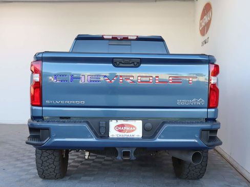 Used 2024 Chevrolet Silverado 2500 High Country w/ High Country Premium Package AWD/4WD image 6