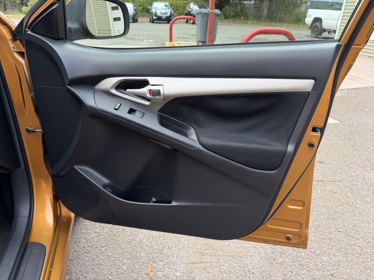 Used 2009 Toyota Matrix S w/ All Weather Guard Pkg FWD image 28