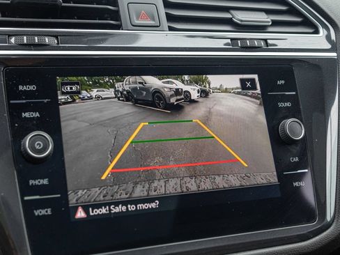 Certified 2024 Volkswagen Tiguan SE R-Line AWD/4WD image 16