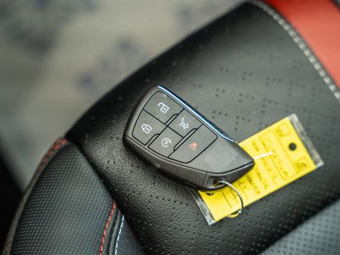 Used 2024 Chevrolet Traverse RS FWD image 53