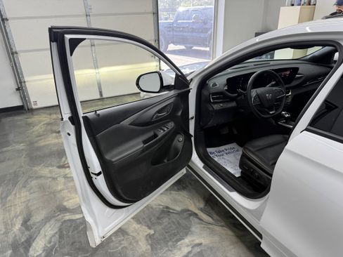 Used 2024 Buick Envista Avenir FWD image 9