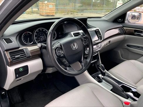 Used 2017 Honda Accord EX-L image 17