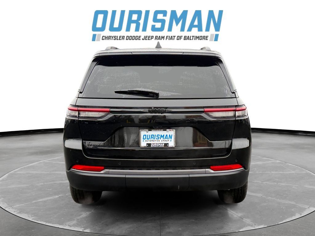 New 2026 Jeep Grand Cherokee Altitude AWD/4WD image 5