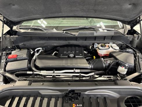 Used 2025 Chevrolet Silverado 1500 LT AWD/4WD image 42