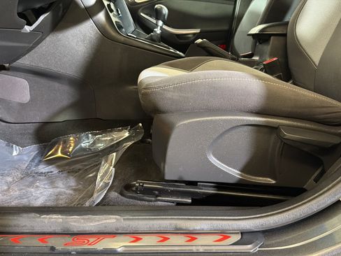 Used 2016 Ford Focus ST FWD image 20