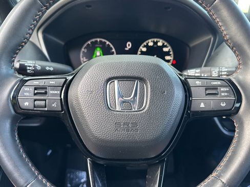 Used 2024 Honda HR-V Sport image 11