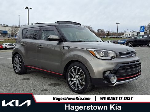 Used 2018 Kia Soul ! w/ Tech Package image 1