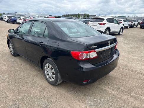 Used 2011 Toyota Corolla LE FWD image 2