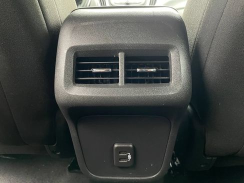 Used 2023 Chevrolet Equinox LT FWD image 28