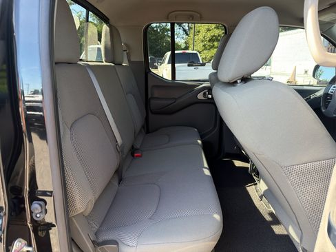 Used 2020 Nissan Frontier SV AWD/4WD image 24