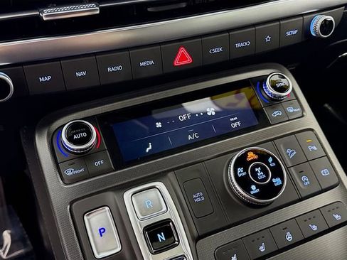 Used 2025 Hyundai Palisade Calligraphy AWD/4WD image 16