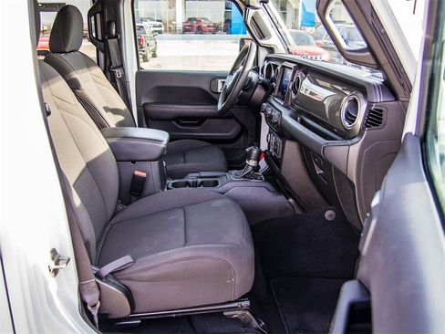 Used 2023 Jeep Gladiator Overland image 13