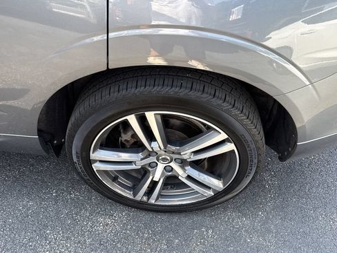 Used 2019 Volvo XC60 T6 Momentum w/ Multimedia Package AWD/4WD image 8