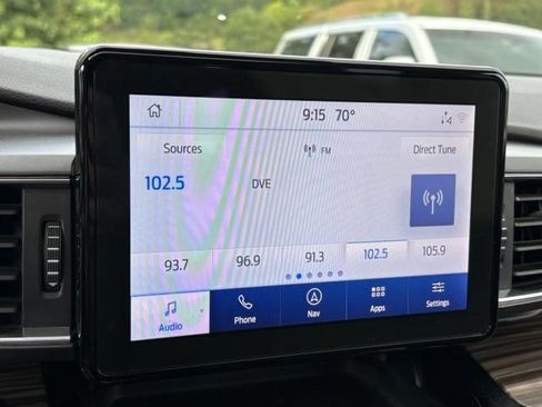 Used 2023 Ford Explorer Limited w/ Equipment Group 301A AWD/4WD image 14