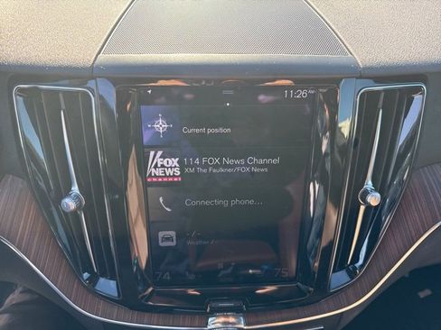 Used 2021 Volvo XC60 T5 Momentum w/ Advanced Package image 10