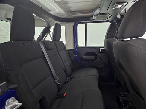 Used 2018 Jeep Wrangler Unlimited Sport S image 19