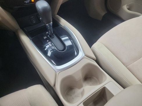Used 2016 Nissan Rogue S AWD/4WD image 26