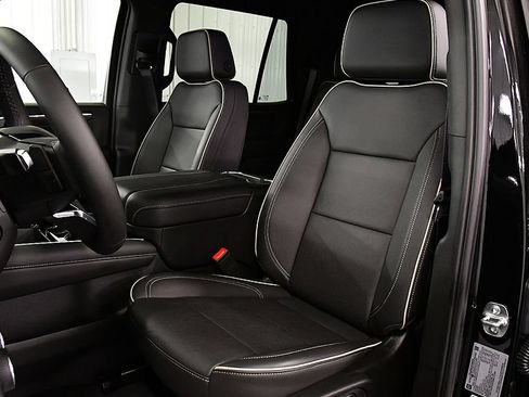 Used 2025 Chevrolet Tahoe Premier AWD/4WD image 24