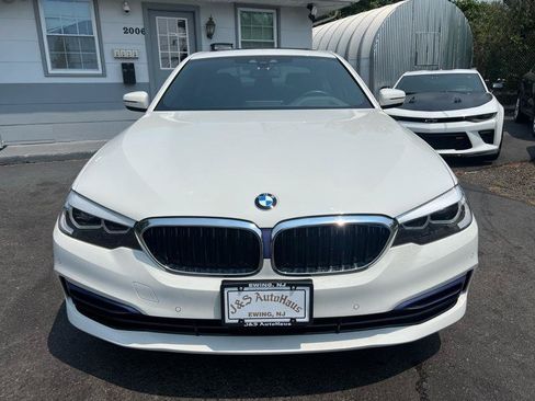 Used 2020 BMW 530i xDrive w/ Premium Package AWD/4WD image 2